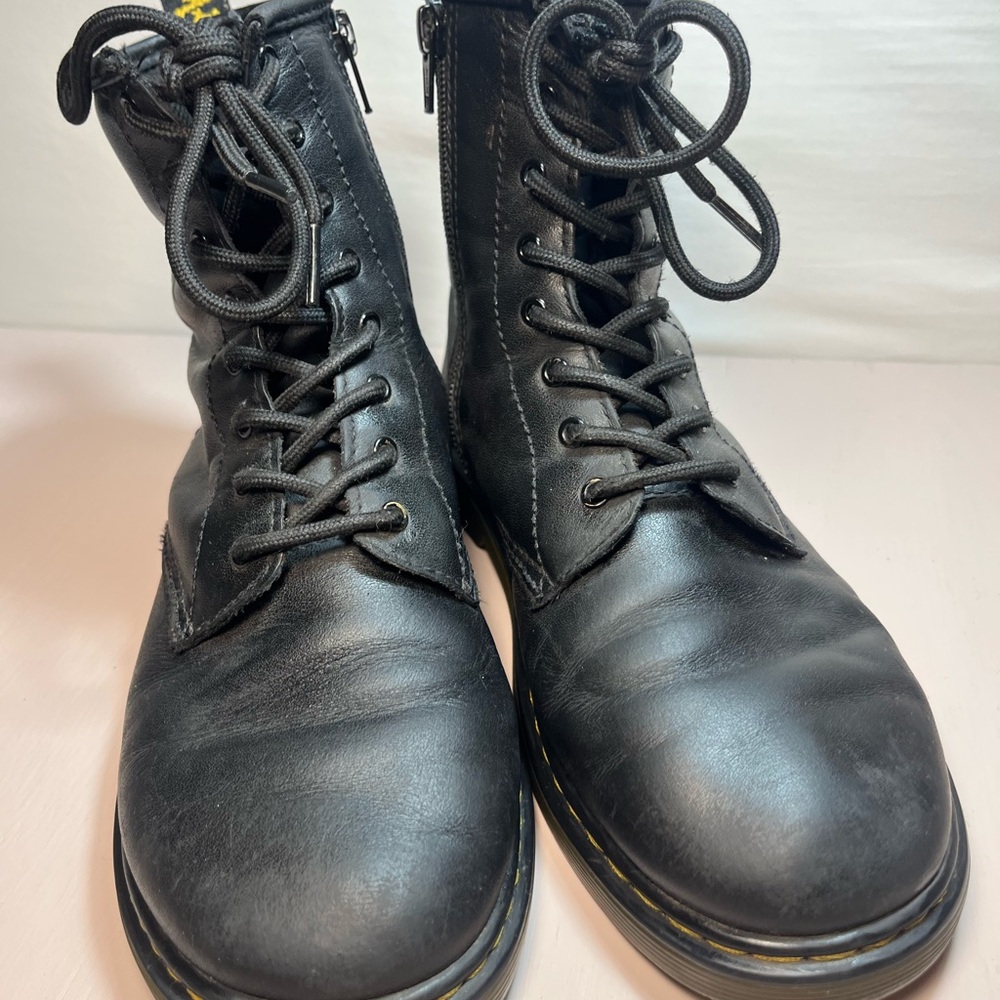 Dr. Martens Pascal 8-Eye Combat Boots Women’s 7 Black Soft Leather Side Zip 1460
